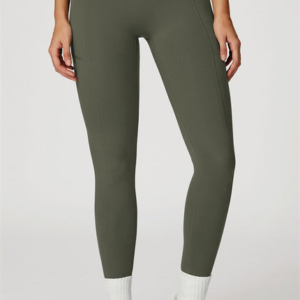 The Propel Crop Top Leggings 2-Piece Set