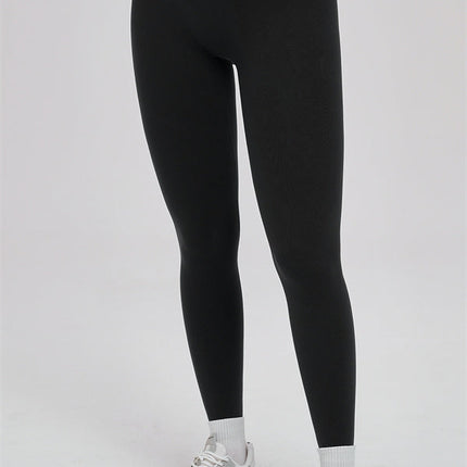 The Svelte Tank Top Leggings 2-Piece Set