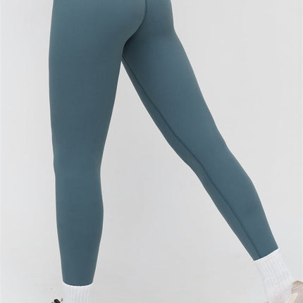 The Stride Crop Top Leggings 2-Piece Set