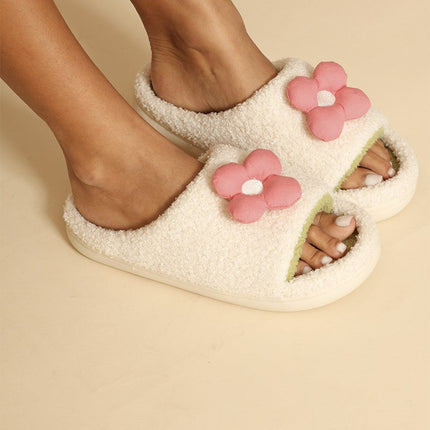 Sherpa slides with contrast 3D flower detail