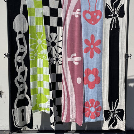 Novelty scarf
