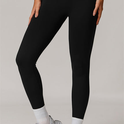 The Nova Luxe Sports Bra Leggings 2-Piece Set