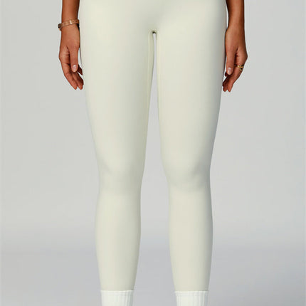 The Thrive Sports Bra Leggings 2-Piece Set