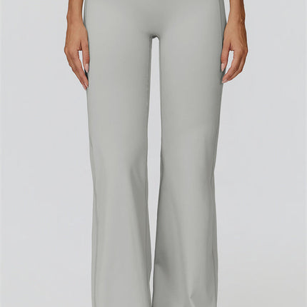 The Canyon Sports Bra Flared Leggings 2-Piece Set