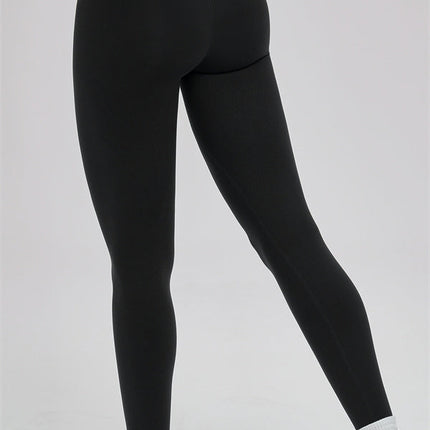 The Svelte Tank Top Leggings 2-Piece Set