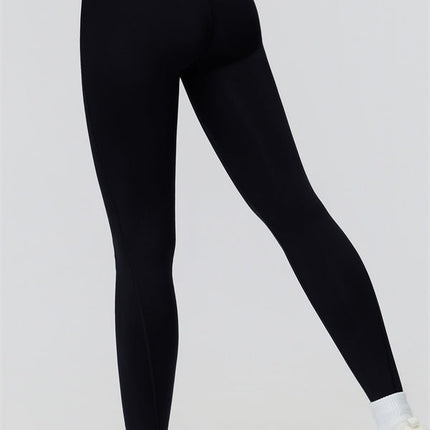 The Canyon Sports Bra Leggings 2-Piece Set