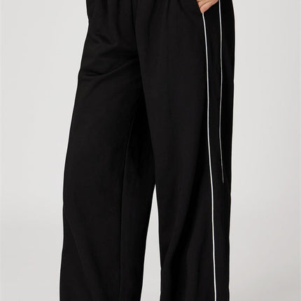 The Amara Sweatshirt Pants 2-Piece Set