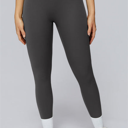 The Elle Form Sports Bra Leggings 2-Piece Set