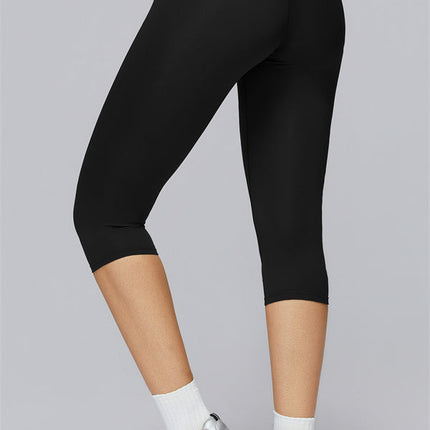 The FlexCore Sports Bra Capri Leggings 2-Piece Set