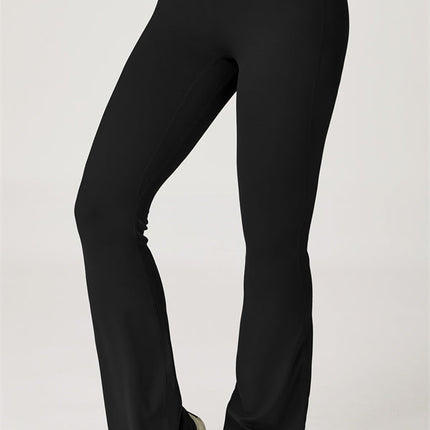 The Lily Sports Bra Flared Leggings 2-Piece Set