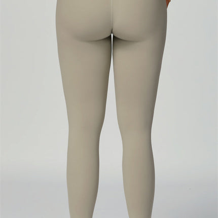 The Quest Sports Bra Leggings 2-Piece Set