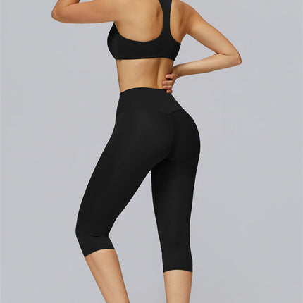 The FlexCore Sports Bra Capri Leggings 2-Piece Set