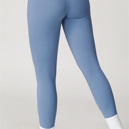 The Quest Cross Back Crop Top Leggings 2-Piece Set