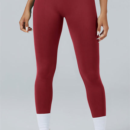 The Elevate Crop Top Leggings 2-Piece Set