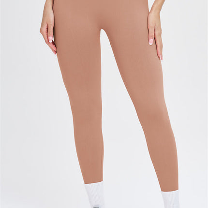 The Whim Sports Bra Leggings 2-Piece Set