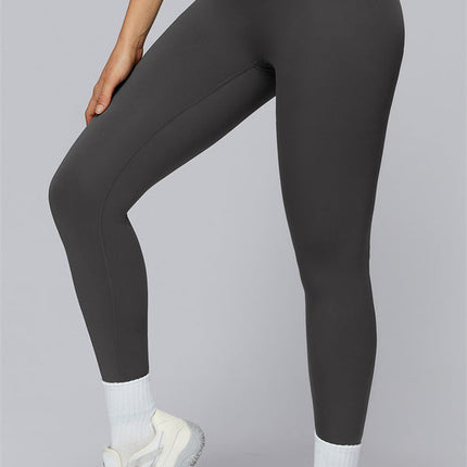 The Elle Form Sports Bra Leggings 2-Piece Set