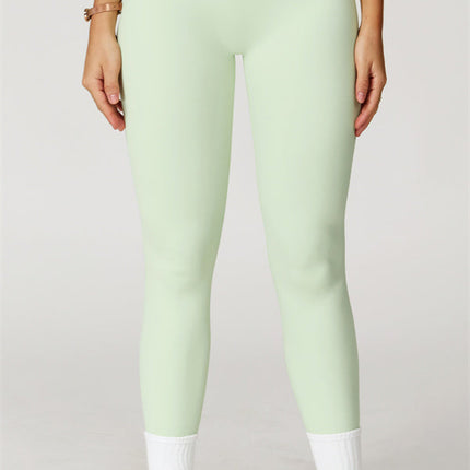 The Quest Cross Back Crop Top Leggings 2-Piece Set