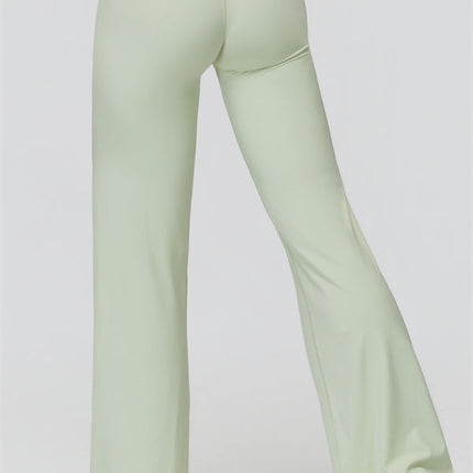 The Canyon Sports Bra Flared Leggings 2-Piece Set