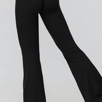 The Fyra Crop Tank Flared Leggings 2-Piece Set