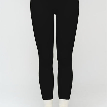 The Stride Crop Top Leggings 2-Piece Set