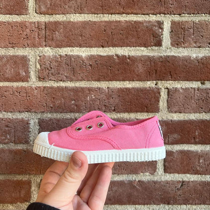 Cienta Fuchsia Slides - multiple sizes