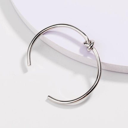 Dainty Love Knot Bracelet