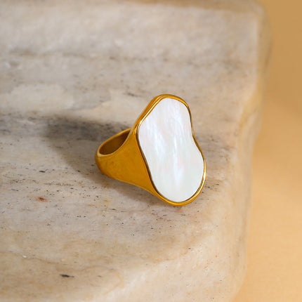 Advanced Design Fritillary Titanium Steel Ring Non Fading 18K Gold Plating Niche Hand Jewelry