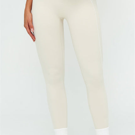 The Amara Sports Bra Leggings 2-Piece Set