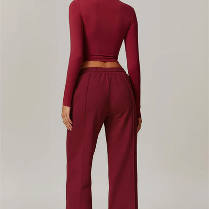The Motion Crop Top Sweatpants 2-Piece Set