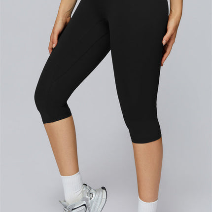The FlexCore Sports Bra Capri Leggings 2-Piece Set