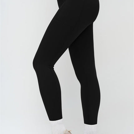 The BoldFit Sports Bra Leggings 2-Piece Set
