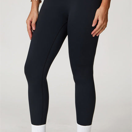 The Quest Cross Back Crop Top Leggings 2-Piece Set