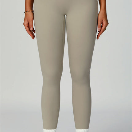 The Quest Tank Leggings 2-Piece Set