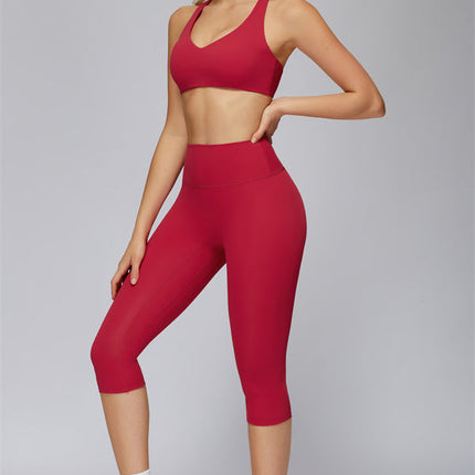 The FlexCore Sports Bra Capri Leggings 2-Piece Set