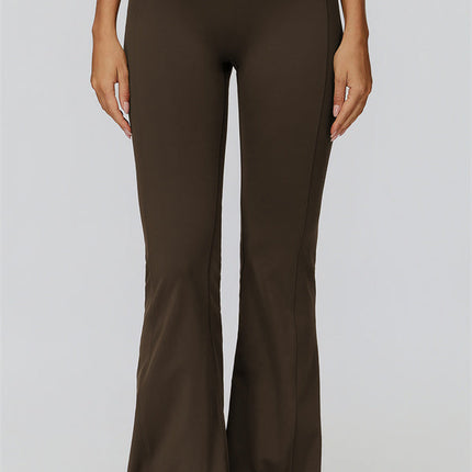 The Fyra Sports Bra Flared Leggings 2-Piece Set