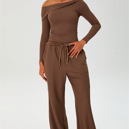 The Rush Off-shoulder T-shirt Sweatpants 2-Piece Set