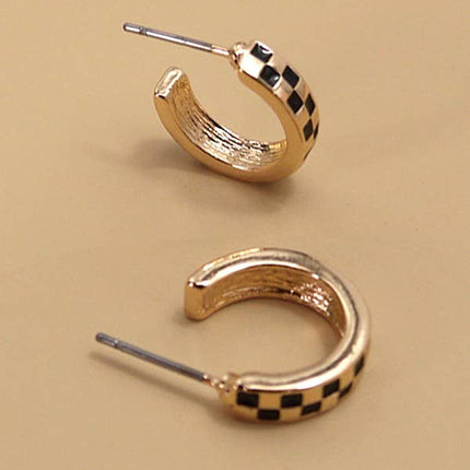 MINI CHECKER HOOP HUGGIE EARRINGS | 31E24864