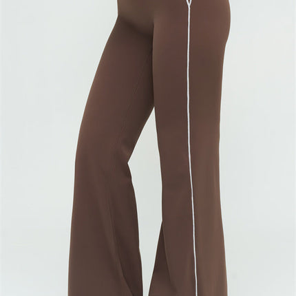 The Amara Sports Bra Flared Leggings 2-Piece Set