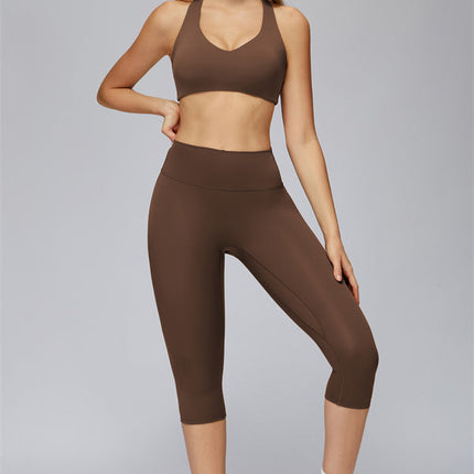 The FlexCore Sports Bra Capri Leggings 2-Piece Set