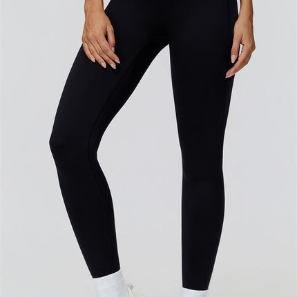 The Canyon Crop Tank Leggings 2-Piece Set