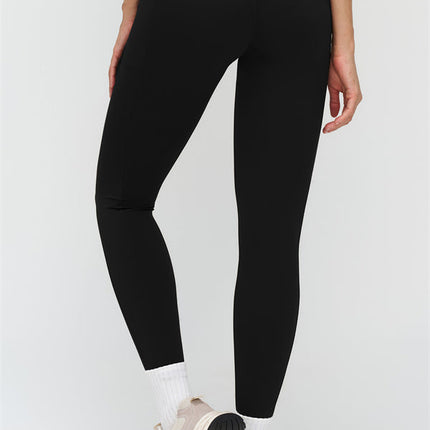 The BoldFit Sports Bra Leggings 2-Piece Set