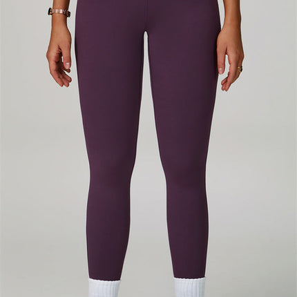 The Bold Cross Back Sports Bra Leggings 2-Piece Set