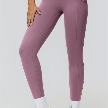 The Fyra Crop Tank Leggings 2-Piece Set