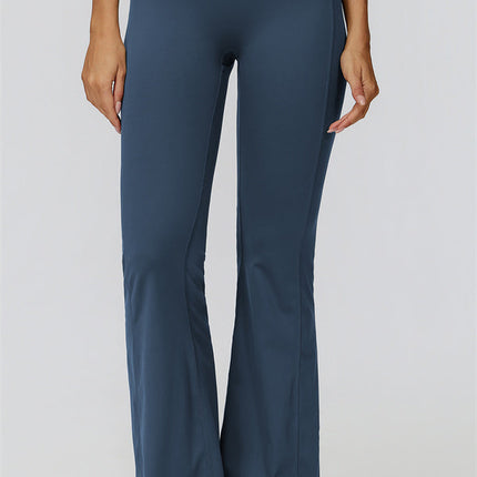 The Fyra Crop Tank Flared Leggings 2-Piece Set