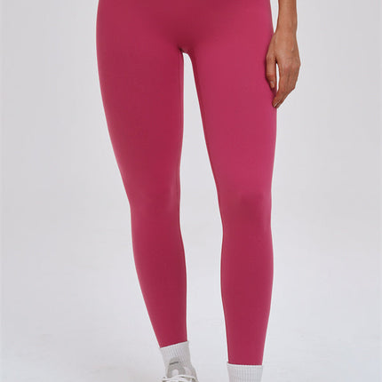 The Svelte Tank Top Leggings 2-Piece Set