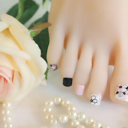 Pedis, Petites & Kids - Daisy Scribble