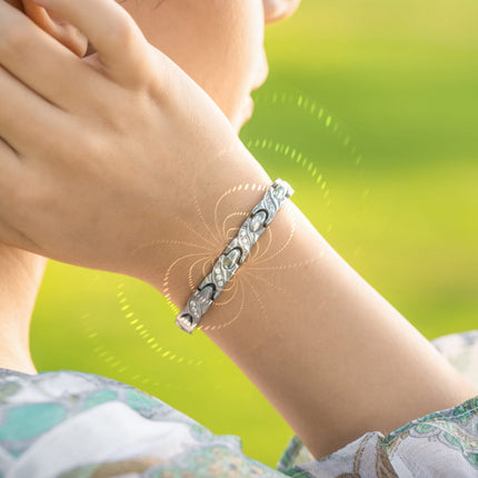 Women's Ultra Strength Magnetic Bracelet Crystal XO (Silver)