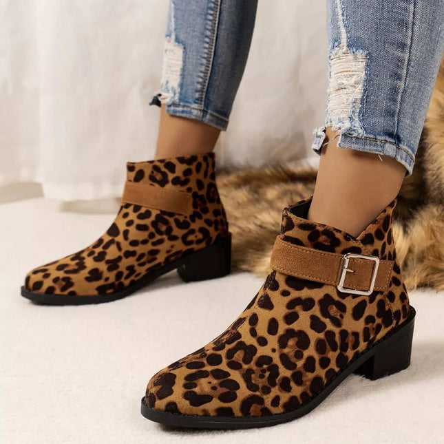 Fashionable Heels Boots With Buckle